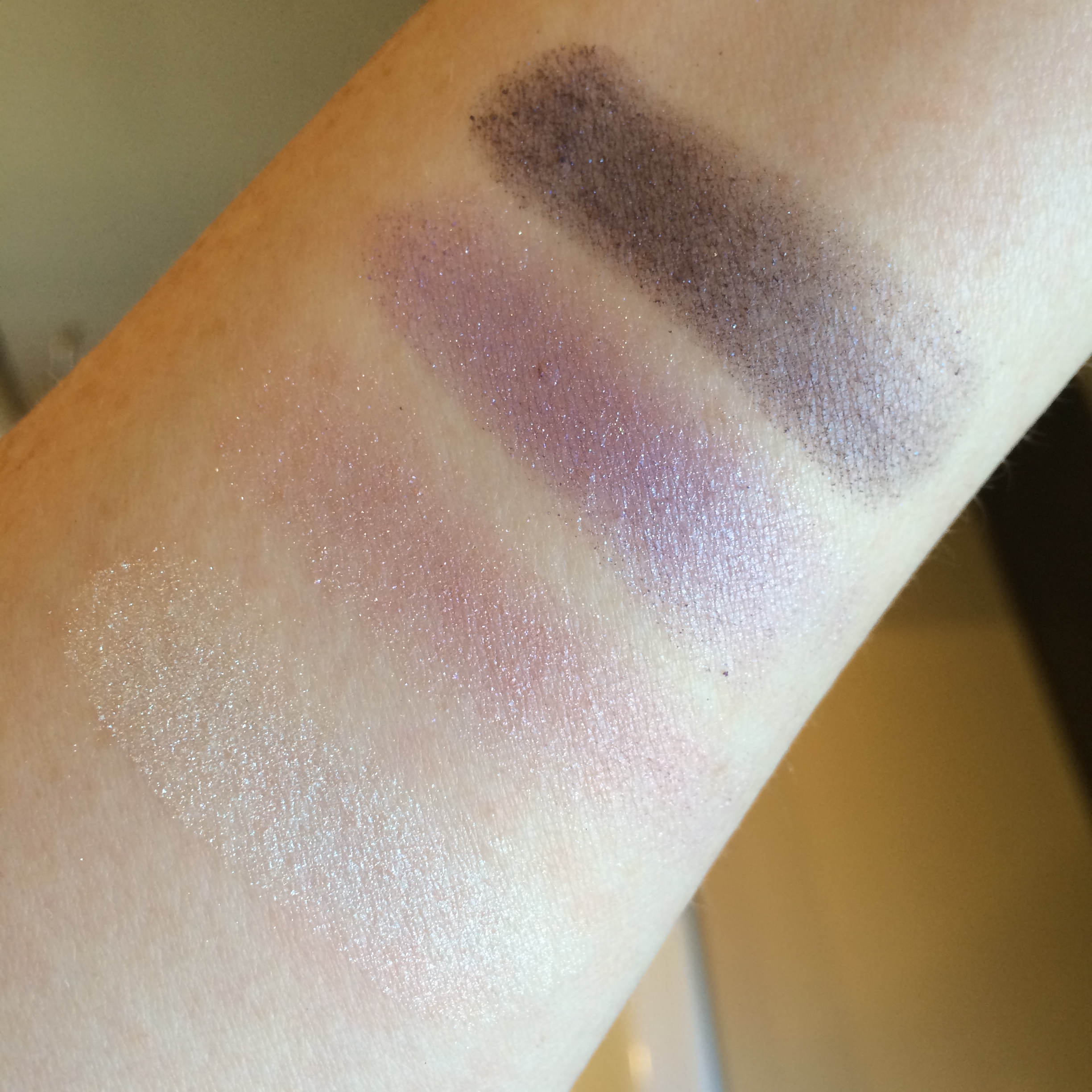Diamond Glow Purple Drama swatch